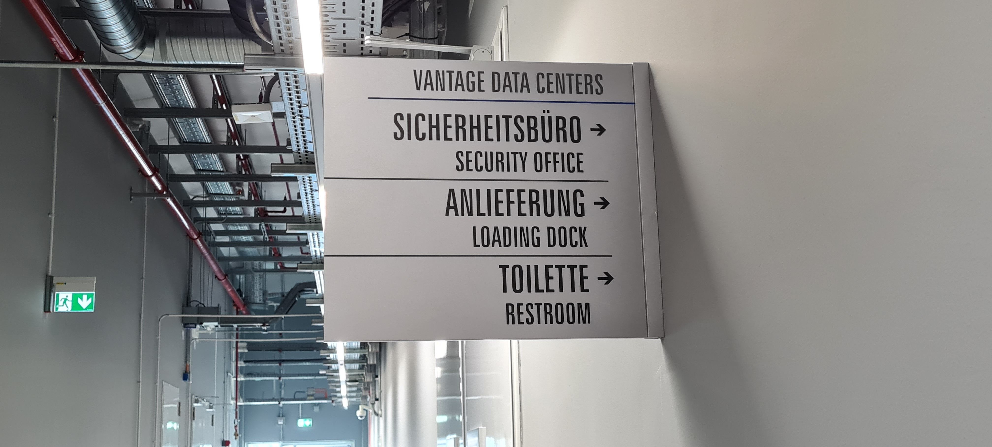 Vantage Data Centers internal wayfinding signage
